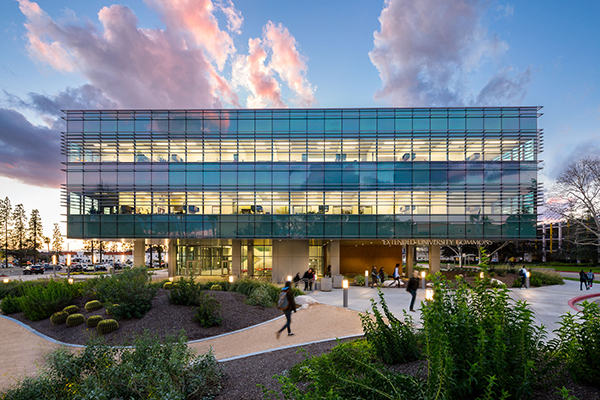 cơ sở vật chất tại Đại học California State - Northridge