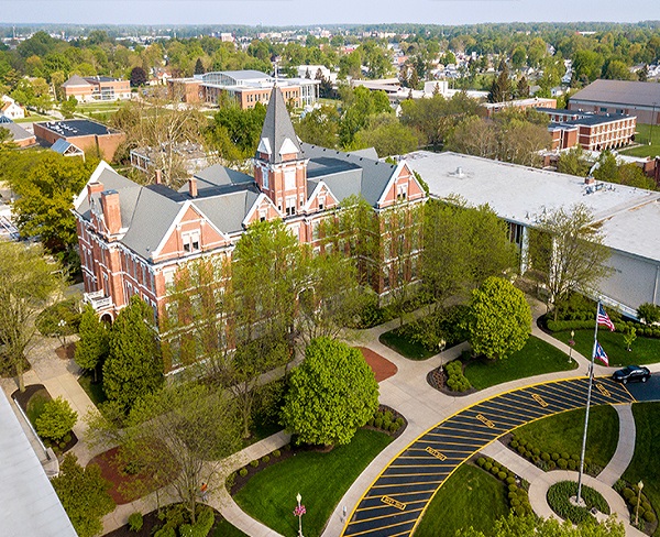 Toàn cảnh khuôn viên Đại học Findlay