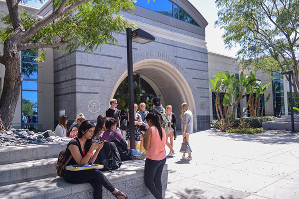 Sinh viên Đại học Quốc Gia
