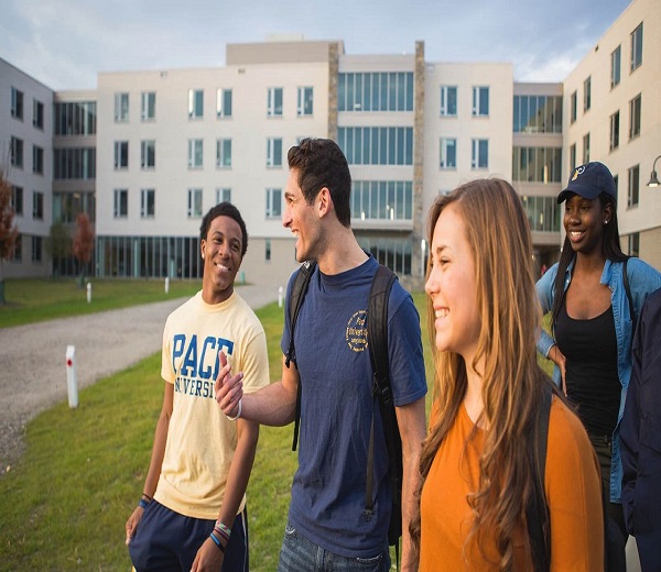 Sinh viên Pace University